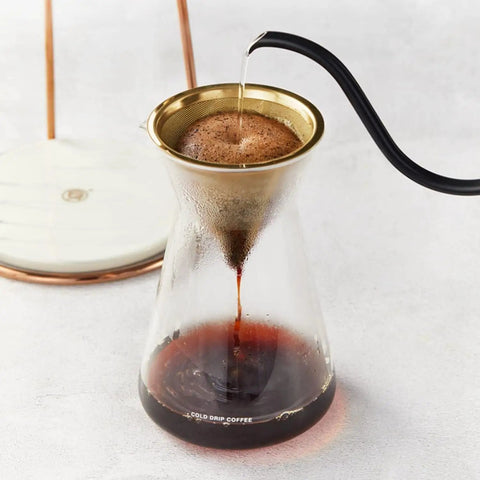 600 mL Detachable Cold Brew Coffee Dripper Tower With Adjustable Water Flow extracting coffee with slow drip method.