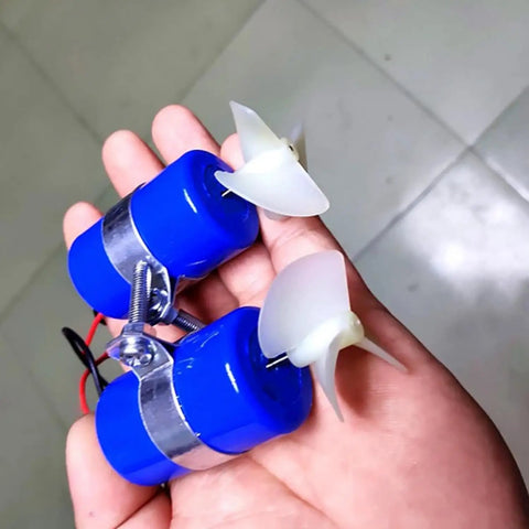 Person holding 7.4V DIY RC Jet Boat Underwater Motor Thruster CW CCW 3-Blade Propeller Micro ROV Submarine Part 16800 RPM