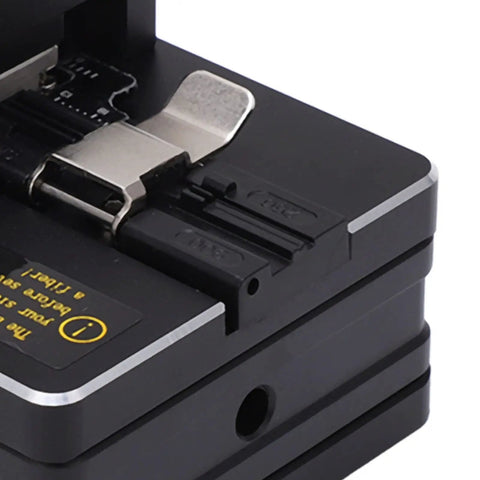 Close-up of Optical Fiber Cleaver With 16 Cutting End Faces In Plastic Housing, Pro Grade Fiber Cutter Tool With Auto Return