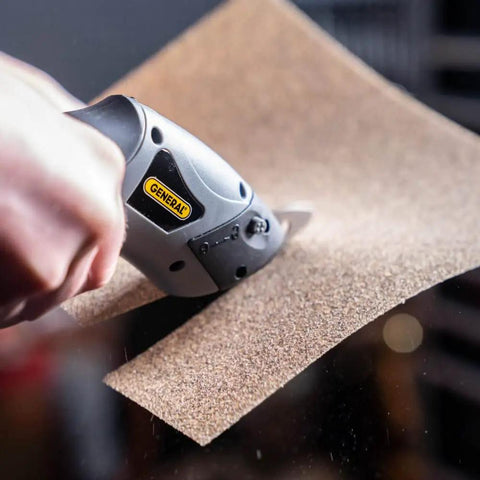 Cordless Electric Craft Scissors With Two Blades And Charger One Button Operation cutting cork material