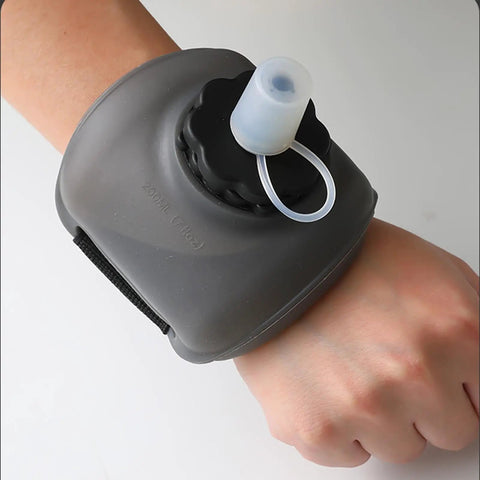 Hands Free Hydration Wrist Bottle For Runners, 200ml Silicone Leak Proof Water Bottle on wrist