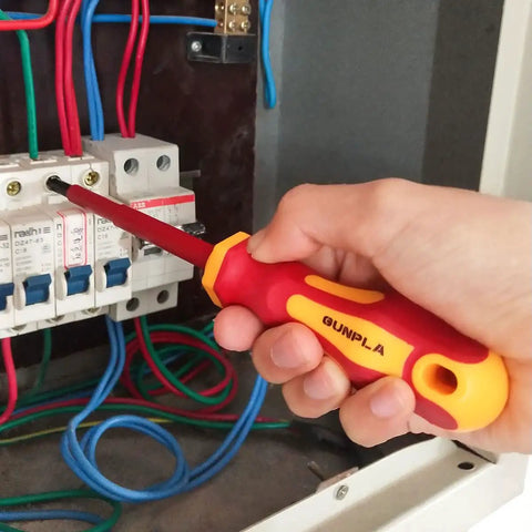 Using Heavy Duty Pro Grade 11 Piece VDE Insulated Screwdriver Set 1000V With Magnetic Black Tips on circuit breaker
