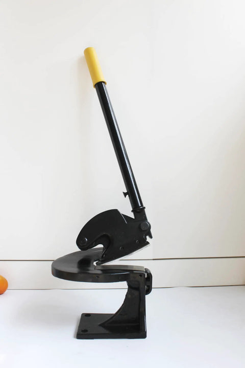 Side view of a Throatless Bench Shear For Quick, Clean Metal Cuts, Beast Pro-Grade Multi-Purpose Curved Blade Cutter with 460mm handle