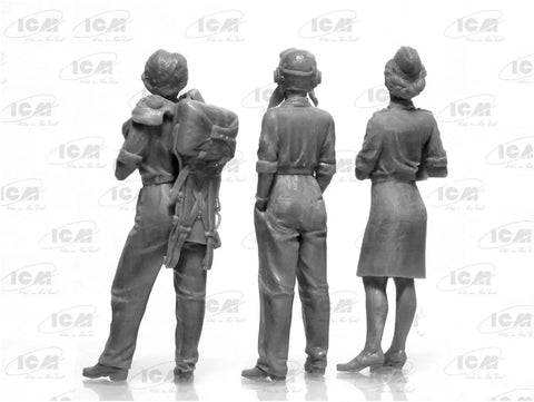 Three American cadet figures included in 1:32 Stearman PT-17 Red Plastic Model Kit With American Cadets, Ultra Detailed Scale Aircraft For Builders