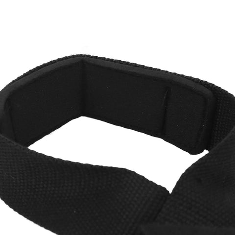 Close-up of Powerlifting Deadlift Straps With Antislip Design showing durable material and comfy grip