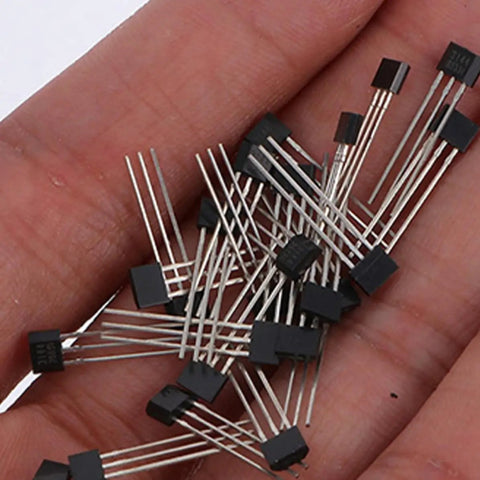 High Sensitivity Hall Effect Sensor Kit 40 Piece Pack For Industrial Motors And Lab Research To Nail Precise Magnetic Detection And Speed Sensing Capabilities, black 3-pin sensors in hand