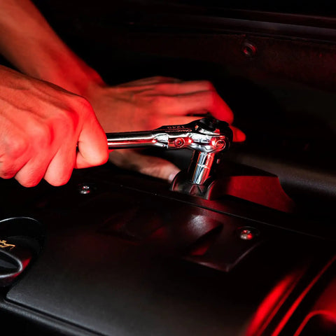 Using Swivel Head Ratchet Wrench Set 3 Piece Chrome Vanadium Steel 270 Degree Rotation in tight space for engine repair