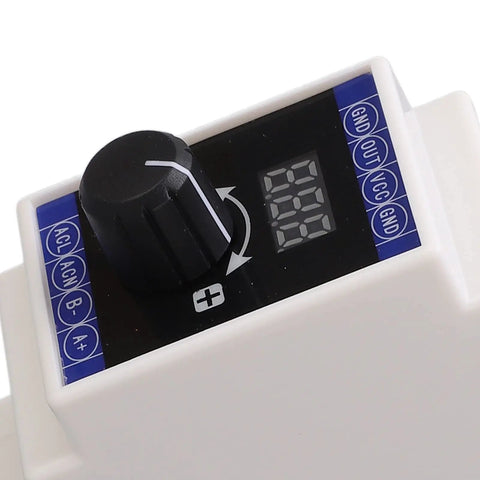 Front view of 4 To 20mA Current Loop Signal Generator with digital display and adjustable knob for PLC calibration and testing.