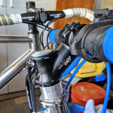 Close-up of 31.8Mm Handlebar Stem 70Mm Length 35 Degree Riser For BMX MTB Road And Mountain Bikes Aluminum Alloy Upgrade Installed