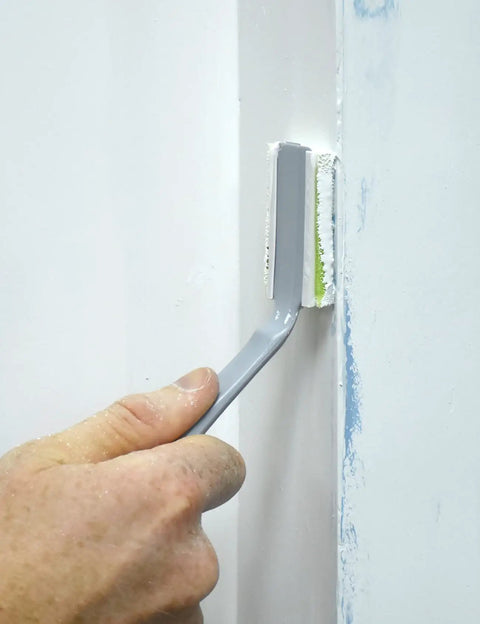 Using Emulsion Paint Pad Kit 9 Piece Set For Walls And Ceilings With Extension Poles for corner painting detail.