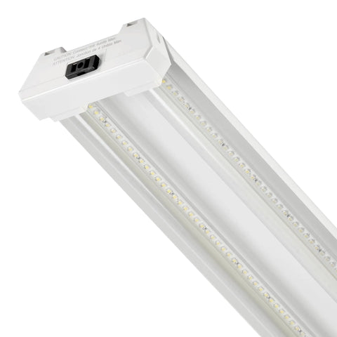 2 Ft LED Shop Light Fixture For Garage And Workshop, 20W, 2500 Lumens, 5000K Daylight, clear lens, plug in view