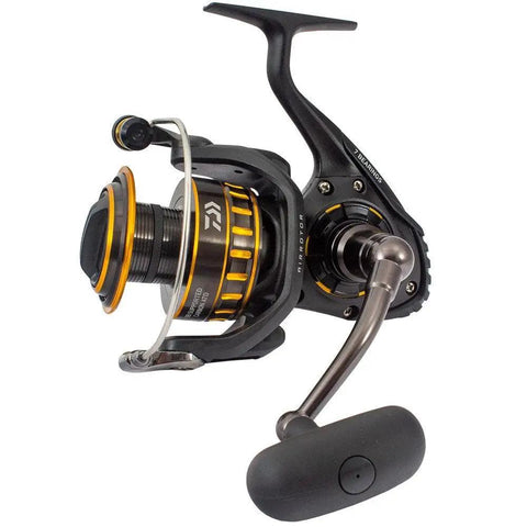 BG2500 Saltwater Spinning Reel Be A Beast On The Water With 5.6 To 1 Gear Ratio, 6 Plus 1 Bearings, 33.2 Inch Retrieve, 13.2 Pound Max Drag