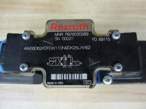 R978020569 4-way directional control valve 4WE6D62/OFEW110N9DK25L V/62 solenoid with 5-pin connector close-up