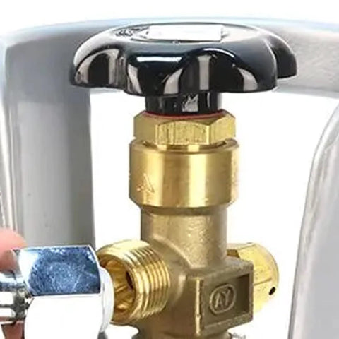 Brass pipe reducer adapter with wheel-handled valve; 1/2 in NPT male to 1/4 in NPT female