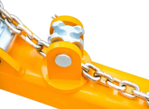 Close-up of yellow connector and chain on Auto Body Collision Repair Frame Machine With 7700 Lbs Loading Capacity And 60KN Pulling Power.