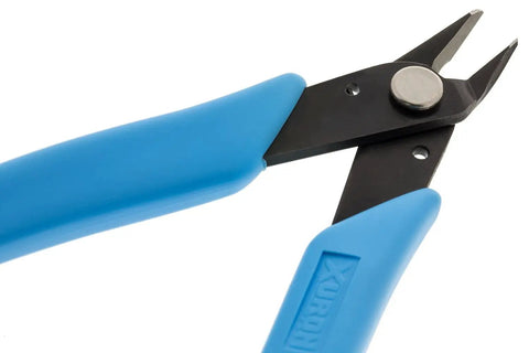 Pro Grade Micro Shear Flush Cutter 18 AWG Capacity Five Inch Overall Length Alloy Steel Construction close-up view