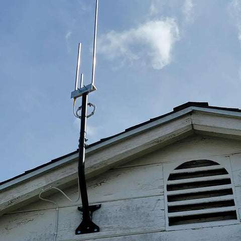 Adjustable Outdoor Antenna Mounting Pole With Universal J Pipe Mount For Antenna And Weather Station on a rooftop installed
