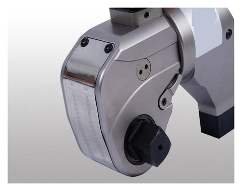 Heavy Duty Square Drive Hydraulic Torque Wrench With 360 Swivel Fittings And Precision Machined Stainless Steel close-up view showing calibrated scale.