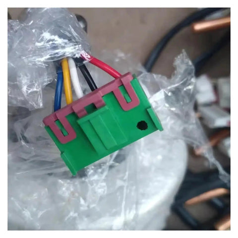 Close-up of green connector for Air Conditioner DC Brushless Motor Accessory For RD 310 13 8E Series Fits Brushless DC Fan Motor