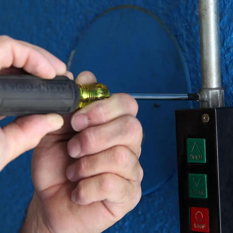 Using Combination Tip Screwdriver Set With 4-Inch Fixed Blade Drivers No. 1 And No. 2 Tips Cushion Grip Handles Made In USA