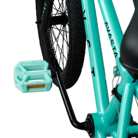 Rugged Non Slip Bicycle Pedals For BMX Mountain And City Bikes With Reflector Lightweight 1/2 Inch Boron Steel Spindle Mad Grip