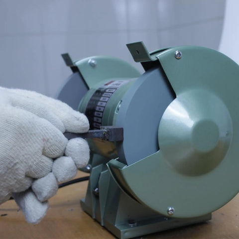 8 Inch Green Silicon Carbide Grinding Wheel For Sharpening Carbide Tools And Non Metals Five Eighth Inch Arbor 1 Inch Thick 80 Grit Built Tough For Ceramics Glass Stone And Other Non Ferrous Work