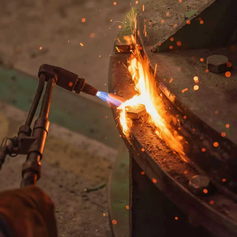 No Sweat Light Duty Oxy Fuel Welding And Cutting Torch Kit Arrives With Tight Regulator Connector Perfect For HVAC Repairs And Quick Brazing Portable Gas Torch Set That Hands You Smooth Reliable Flame Every Time using flame on metal.