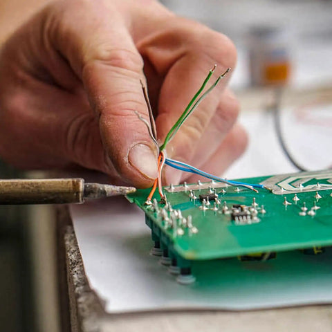 Hand soldering wires onto PCB for 2 To 125 mm Breadboard Jumper Wires Kit With 14 Lengths And 840 Pieces For Quick Prototyping Maker Friendly PCB Circuits Solderless Tests Right Angle And Straight Leads Easy Hookup And Flexible Testing