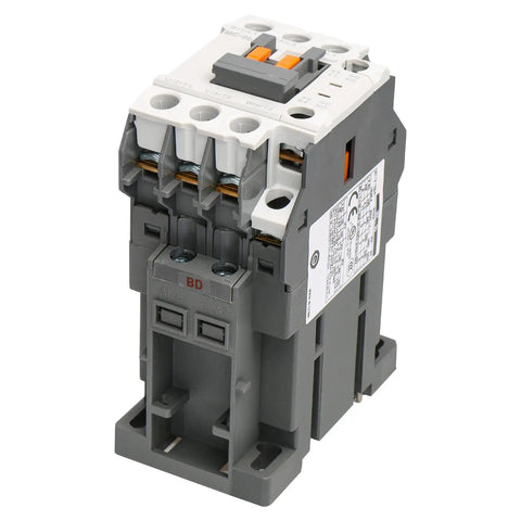 Three Pole Magnetic Contactor With 24V DC Coil 1NO1NC Auxiliary Contact DIN Rail Mount UL Certified 9A AC3