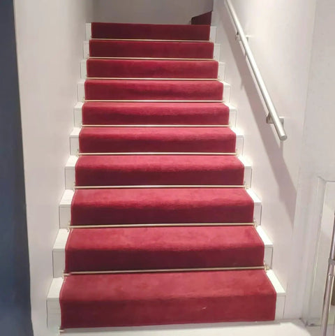 Dazzling Antique Brass Stair Rod Kit With Brackets Screws And End Caps For Runner Carpet Secure Your Steps While Adding Classy Vibes To Any Home With This Durable 34 Inch Holder Set That Boasts A Smooth Finish And Timeless Style on red carpeted stairs