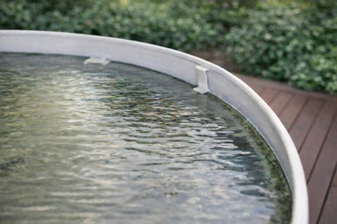 10 Pack Nylon Table Rim Clips For Patio Glass And Acrylic Tops, 1.575 In By.760 In, White Color, Removable Rim Clips installed on patio table