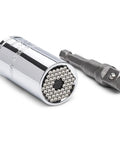 Three Eighth Inch Drive Universal Socket With Adapter For Auto Adjusting From One Quarter To Three Quarters Inch And Seven To Nineteen Millimeter Chrome Finish