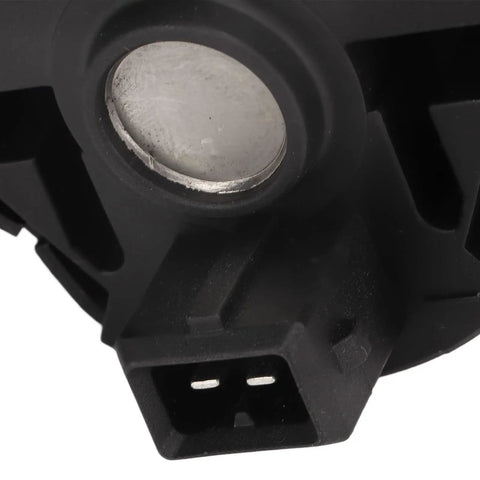 Close-up of Straight Bolt On Auxiliary Electric Coolant Pump For Smooth Intercooler And Battery Cooling Replaces 11537630368.