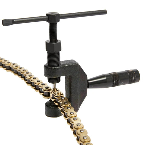 Heavy Duty 420H Chain 108 Links Non O Ring With Connecting Master Link And Chain Breaker tool in use