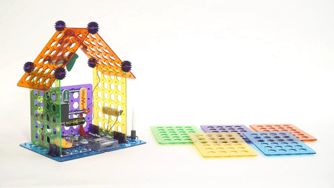 Elenco My Home Electronics Building Kit For Kids Aged 8 And Up With 34 Hands On STEM Projects, assembled circuit structure with blocks.
