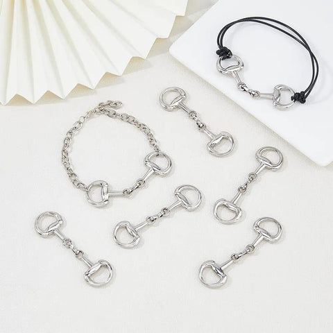 8 Piece Platinum Double D Rings Snaffle Bit Buckles Alloy Jewelry Making Metal Links For Necklaces And Bracelets on white background