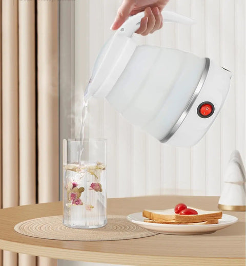 Foldable Travel Kettle For Camping Portable Silicone Collapsible Teapot With Auto Shutoff Safe Materials in use pouring hot water