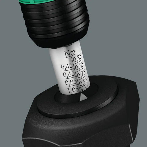 Close-up of torque setting display on Kraftform 7445 Hex Torque Screwdriver with one hand quick release chuck for job precision.