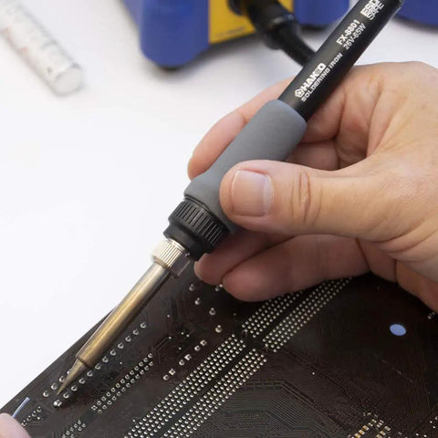 Using Lightweight Soldering Iron With T18-B Tip For Electronics on PCB, 26V 65W Ceramic Heater, Smooth Temperature Control