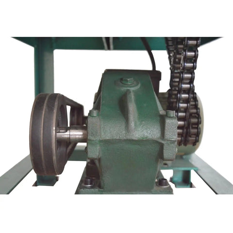 1.5KW Electric Pipe Bender 110V 60Hz Loaded With 9 Round And 8 Square Dies close-up of motor gearbox and drive chain