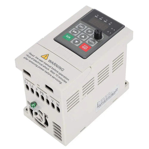 Three Phase Output VFD for Spindle Motors, 0.75KW 110V In, 7A Single Phase to Three Phase Frequency Inverter with control panel