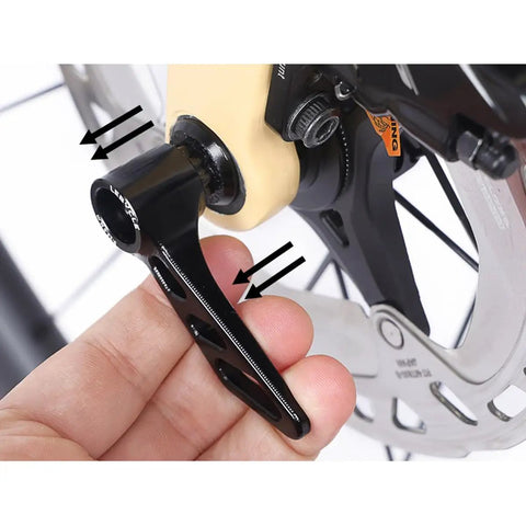 Beefy M15x148 Quick Release Thru Axle For MTB And Road Bikes with Rotating Flange shown in use on wheel hub
