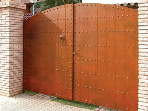 Rust Activator For Metal Effects 1 Gal PA904 Water Based Acidic Solution To Pre Treat Reactive Iron Metallic Paint on metal gate.