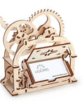 Mechanical Etui 3D Puzzle Wooden Building Blocks Card Holder Desk Decor Brain Teaser For Teens And Adults Dope Office Or Home Accessory That Sparks Conversations And Adds A Nerd Approved Vibe To Your Workspace., wooden gear-driven card holder on desk