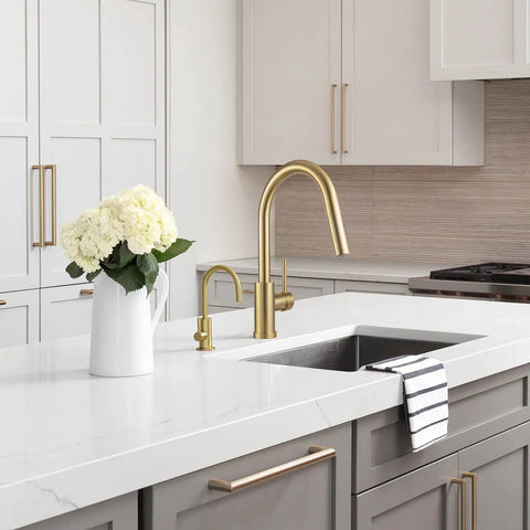 Brushed Gold Kitchen Faucet With Pull Down Sprayer Solid Brass Construction Single Hole Mount With Deck Plate One Handle No Fuss Setup Reach Technology And Flexible Swivel Hose For Easy Sink Access in modern kitchen