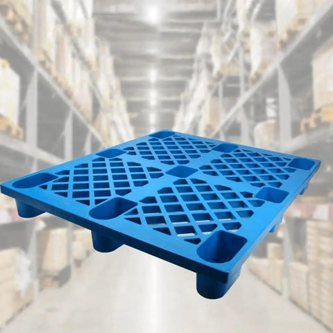 Nestable Plastic Shipping Pallet For Storage And Transport 1.2m Long 1m Wide 14cm High Durable HDPE Pallet in warehouse