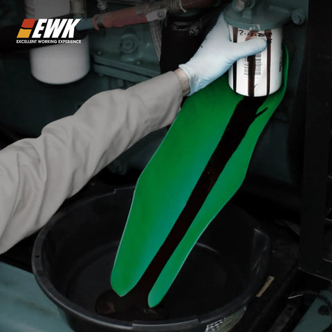 6L Oil Extractor Pump And Flexible Moldable Oil Funnel Kit used for spill-free fluid changes in engine maintenance