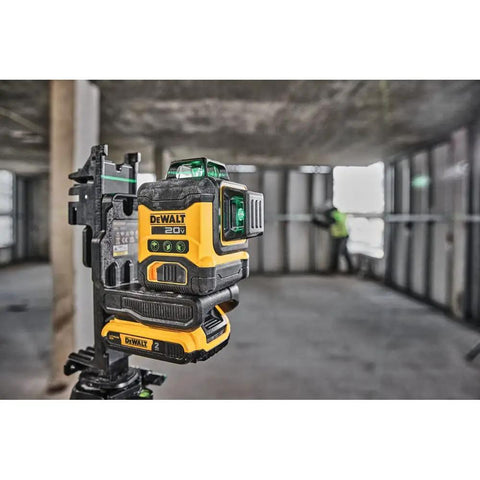 20V Max Laser Level Kit With Cross Line And 3x360 Green Beams, Self Leveling Lines, indoor use on construction site