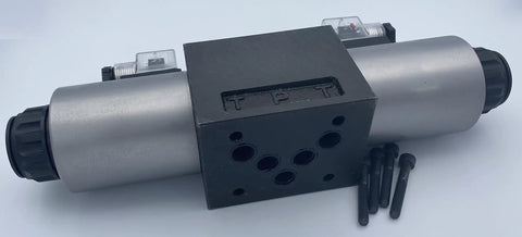 Built Tough Hydraulic Directional Control Valve D05 NG10 31 GPM 4560 Psi AC Or DC M Motor Center A B Blocked To Tank 12VDC Cetop 5 Mount
