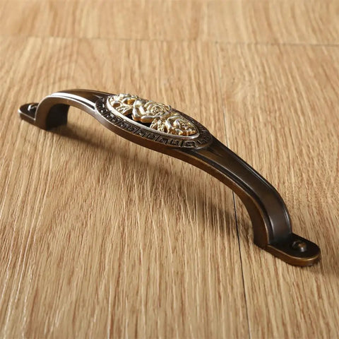 Rose Carved Door Handle For Cabinets And Dressers, Dope Antique Style Metal Cabinet Pull, Lightweight Alloy, curved view